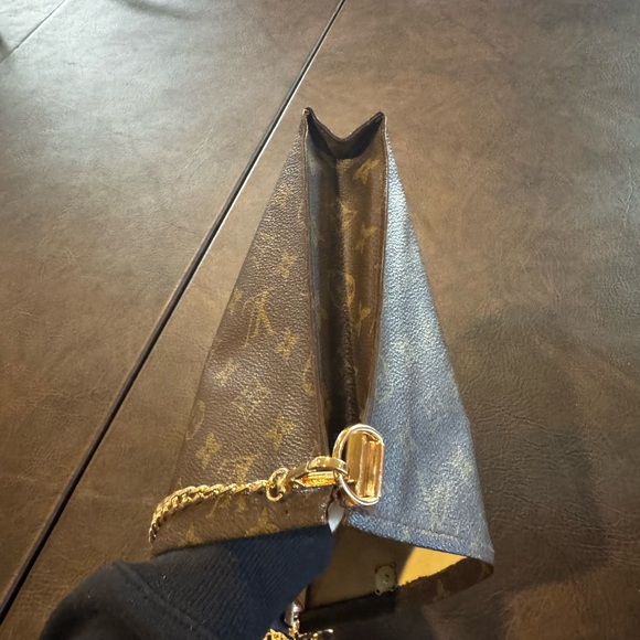 Vintage LOUIS VUITTON Monogram
Pouche Toilette 26 Clutch Bag converted - Picture 17 of 17